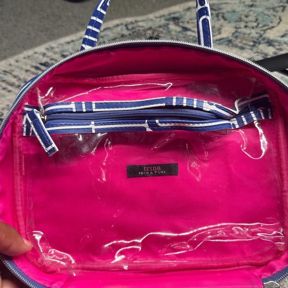 Trina Turk Blue White Geometric Cosmetic Makeup Travel Case Bag Organizer Pink‎